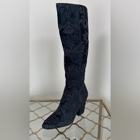 Nine West Shoes - Nine Wear Tapestry Boots Size 7
